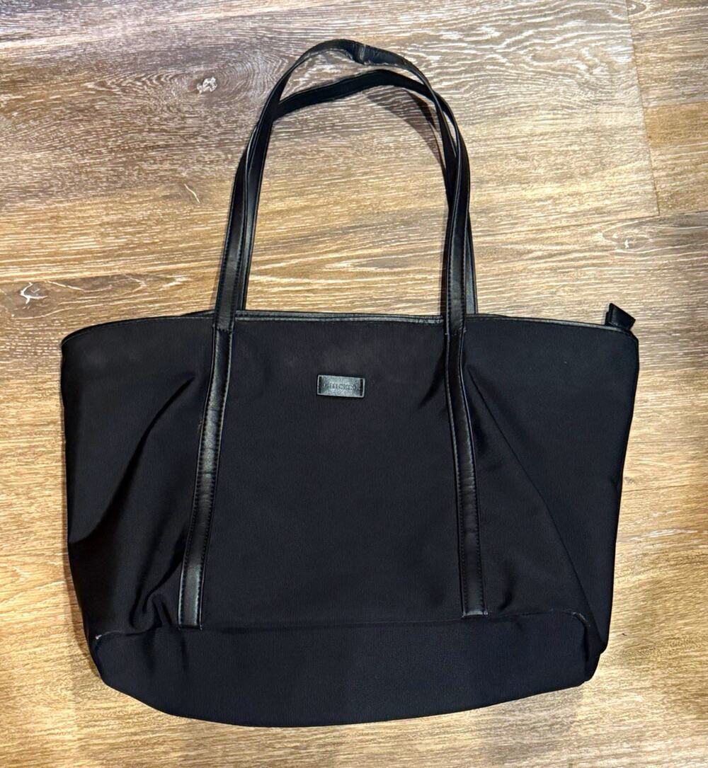Chicheco Black Large Tote Zip Top Leather Double Handles Red Lining, Key